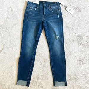 7 For All Mankind Gwenevere Destroy Ankle Cut Jean Size 27 Brand new